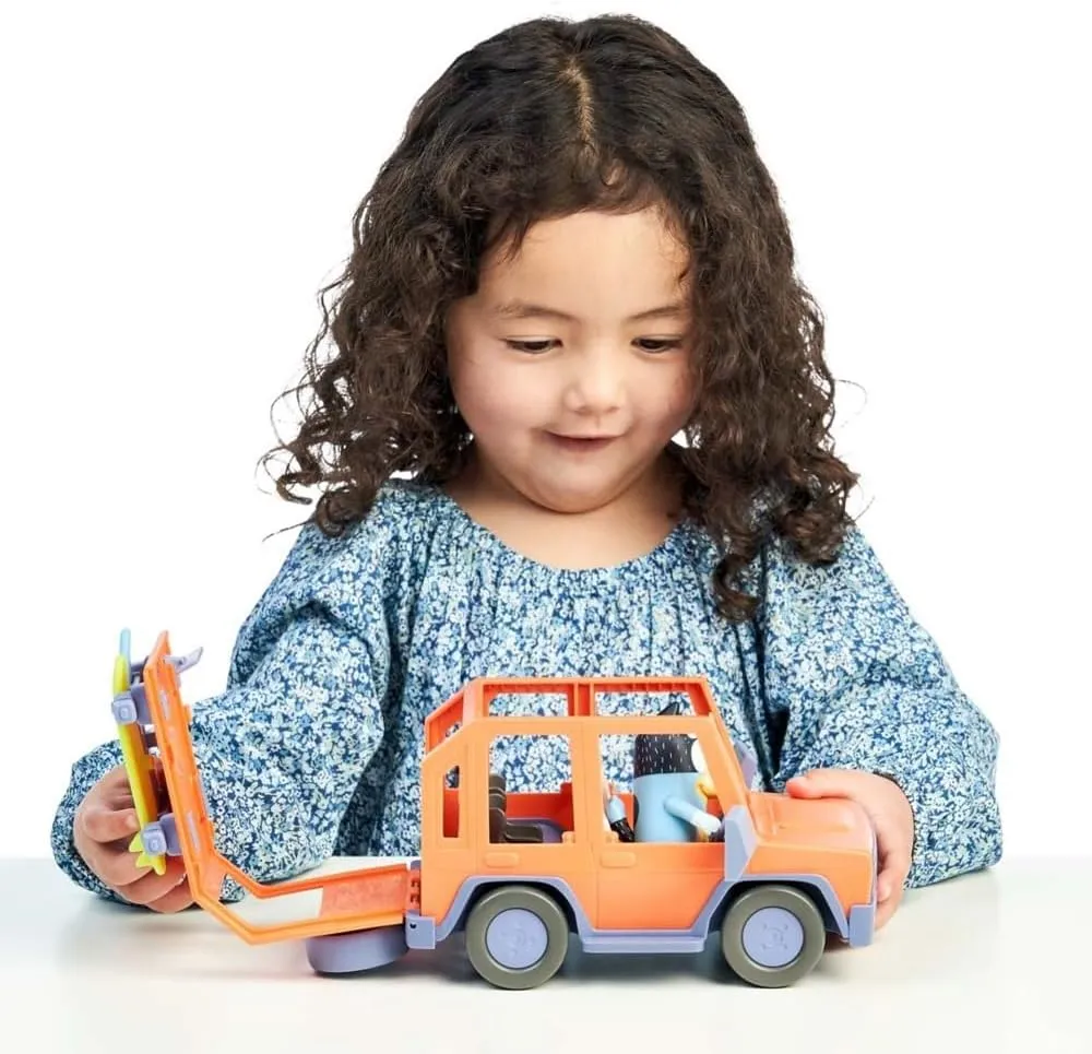 Bluey, 4WD Family Vehicle, with 1 Figure and 2 Surfboards | Customizable Car - Adventure Time | for Ages 3 , Multicolor, 13018