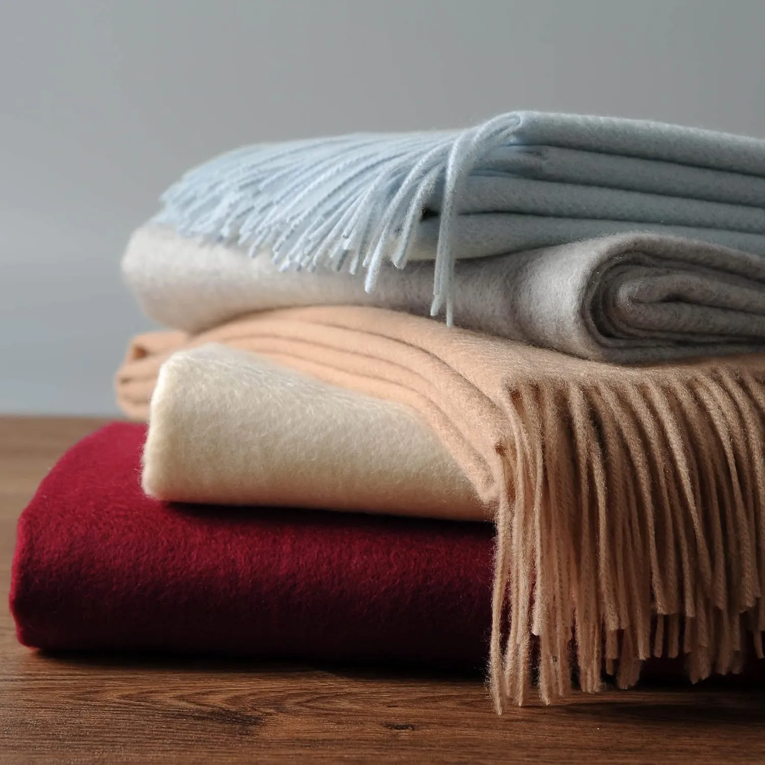 EP Mode 100% Pure Cashmere Throw Blanket for Sofa, Classic Design with Gift Box (Baby Blue)