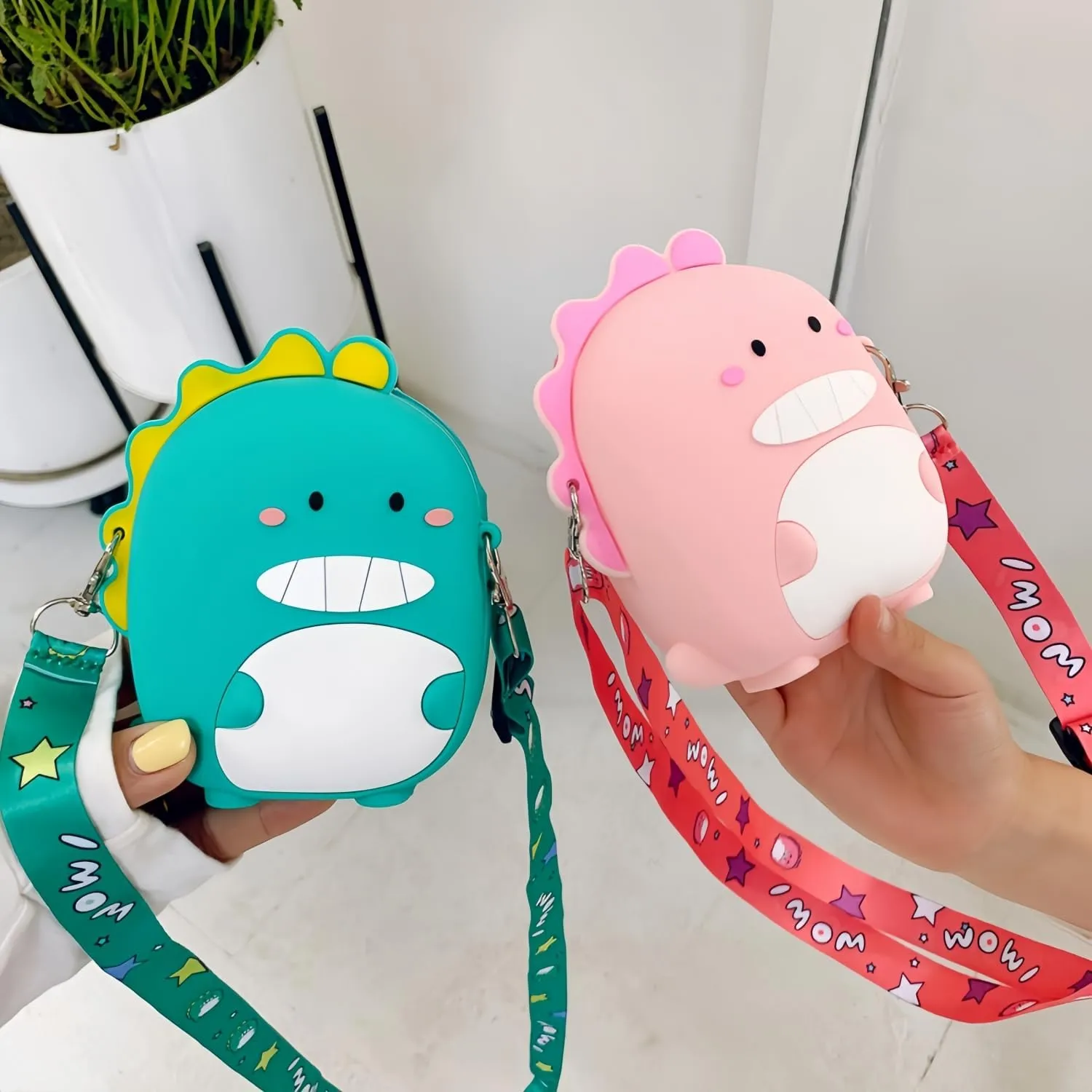 Kawaii Dinosaur Crossbody Bag with Adjustable Shoulder Strap, Cute Mini Anime Stuff Bags Coin Wallet Purse Shoulder Bag with Zipper Coin Pouch Money Bags for Women Birthday Gifts (Green-Dinosaur)