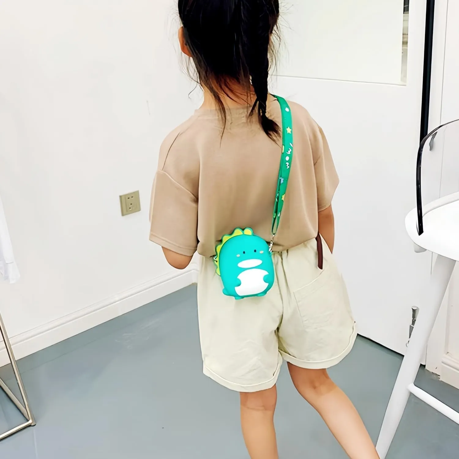 Kawaii Dinosaur Crossbody Bag with Adjustable Shoulder Strap, Cute Mini Anime Stuff Bags Coin Wallet Purse Shoulder Bag with Zipper Coin Pouch Money Bags for Women Birthday Gifts (Green-Dinosaur)