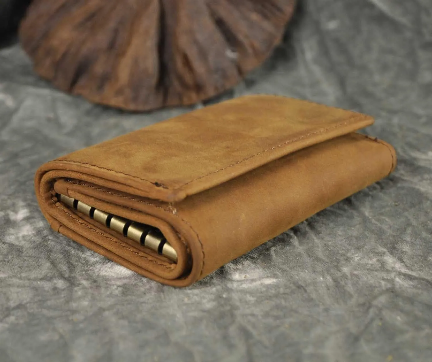 Le'aokuu Mens Genuine Leather Car Key Case Loop Hook Coin Case Cover Wallet Snap