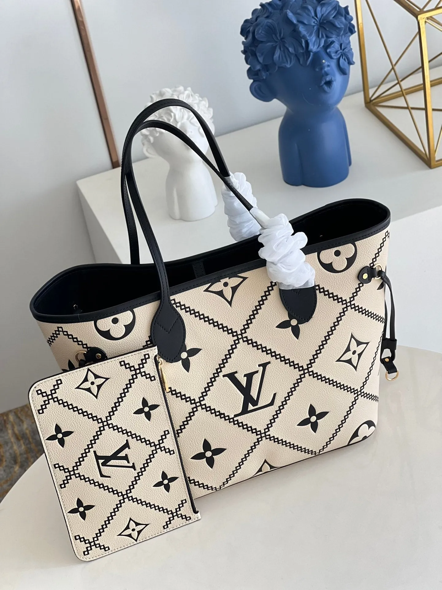 Louis Vuitton Neverfull MM Bag