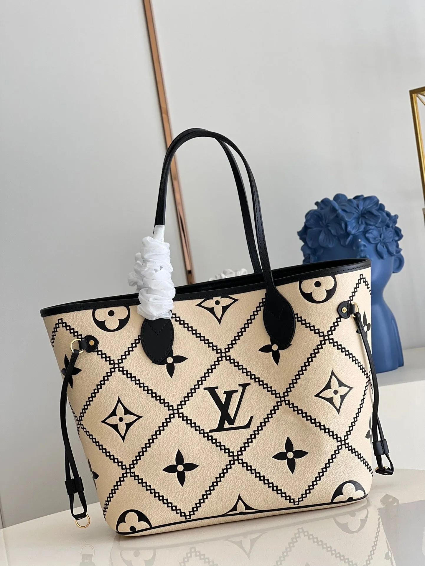 Louis Vuitton Neverfull MM Bag