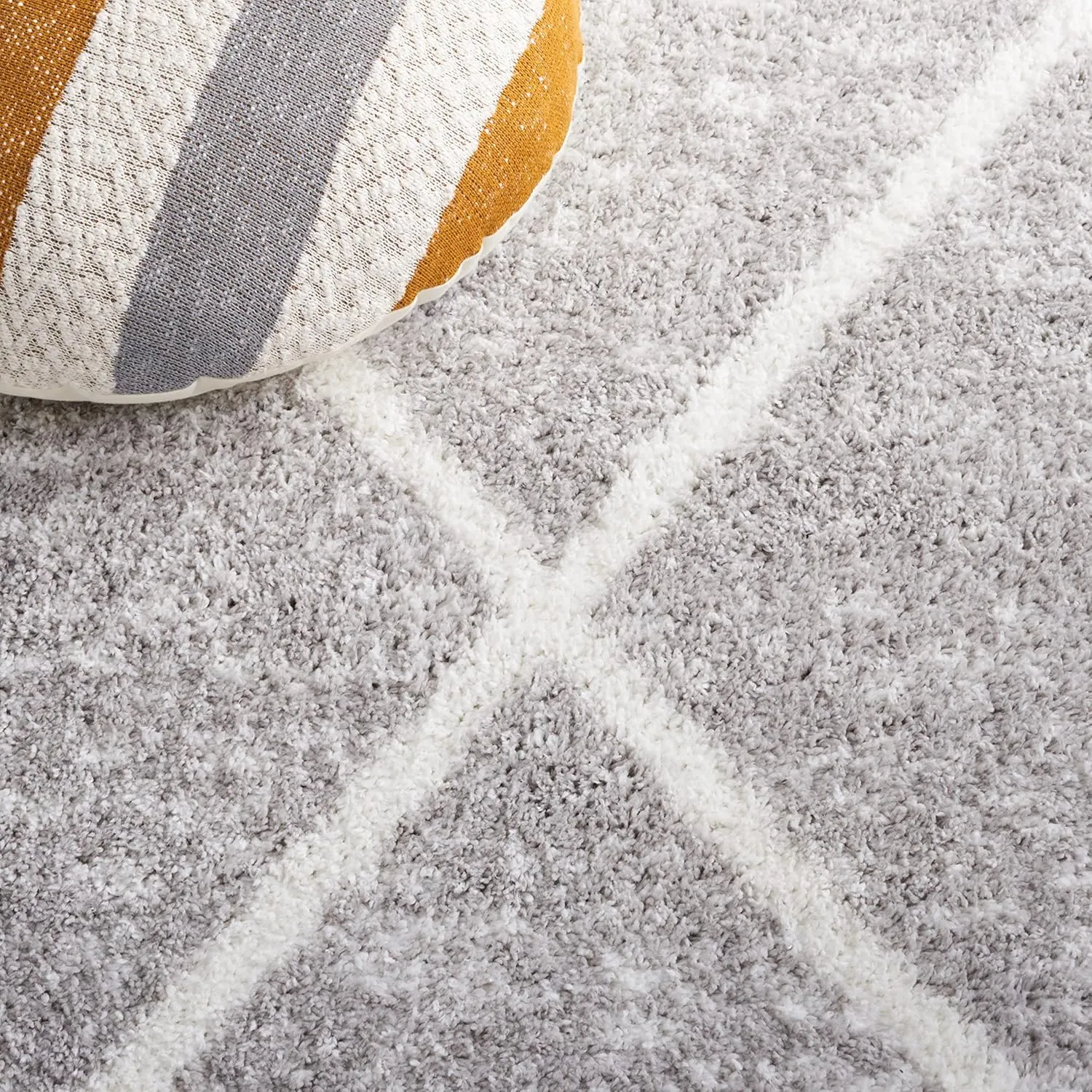 SAFAVIEH Area Rug 8x10 - Berber Shag Collection - Large - Ivory & Grey, Moroccan Design, Non-Shedding & Easy Cleaning, Plush Thick Pile, Ideal for Living Room, Bedroom, Dining Space (BER574G)