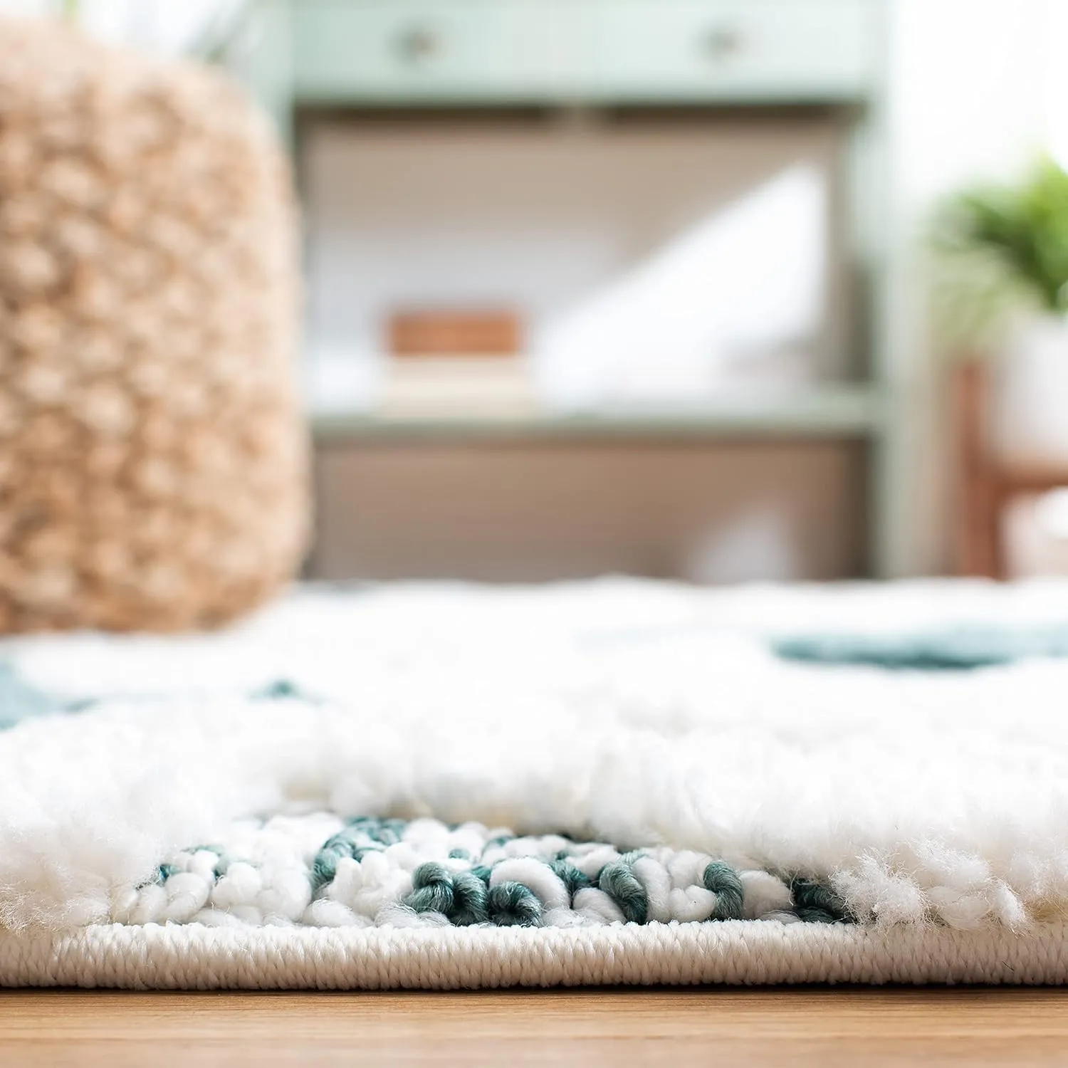 Safavieh Area Rug 8x10 - Moroccan Tassel Shag Collection - Large - Green & Ivory, Boho Design, Non-Shedding & Easy Cleaning, Plush Pile, Ideal for Living Room, Bedroom, Dining Space (MTS688Y)