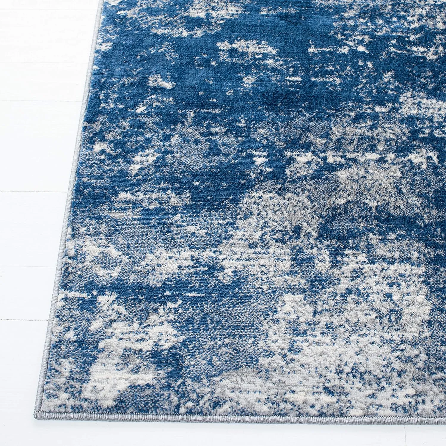 SAFAVIEH Brentwood Collection Area Rug - 9' Square, Grey & Navy, Modern Abstract Design, Non-Shedding & Easy Care, Ideal for High Traffic Areas in Living Room, Bedroom (BNT822G)