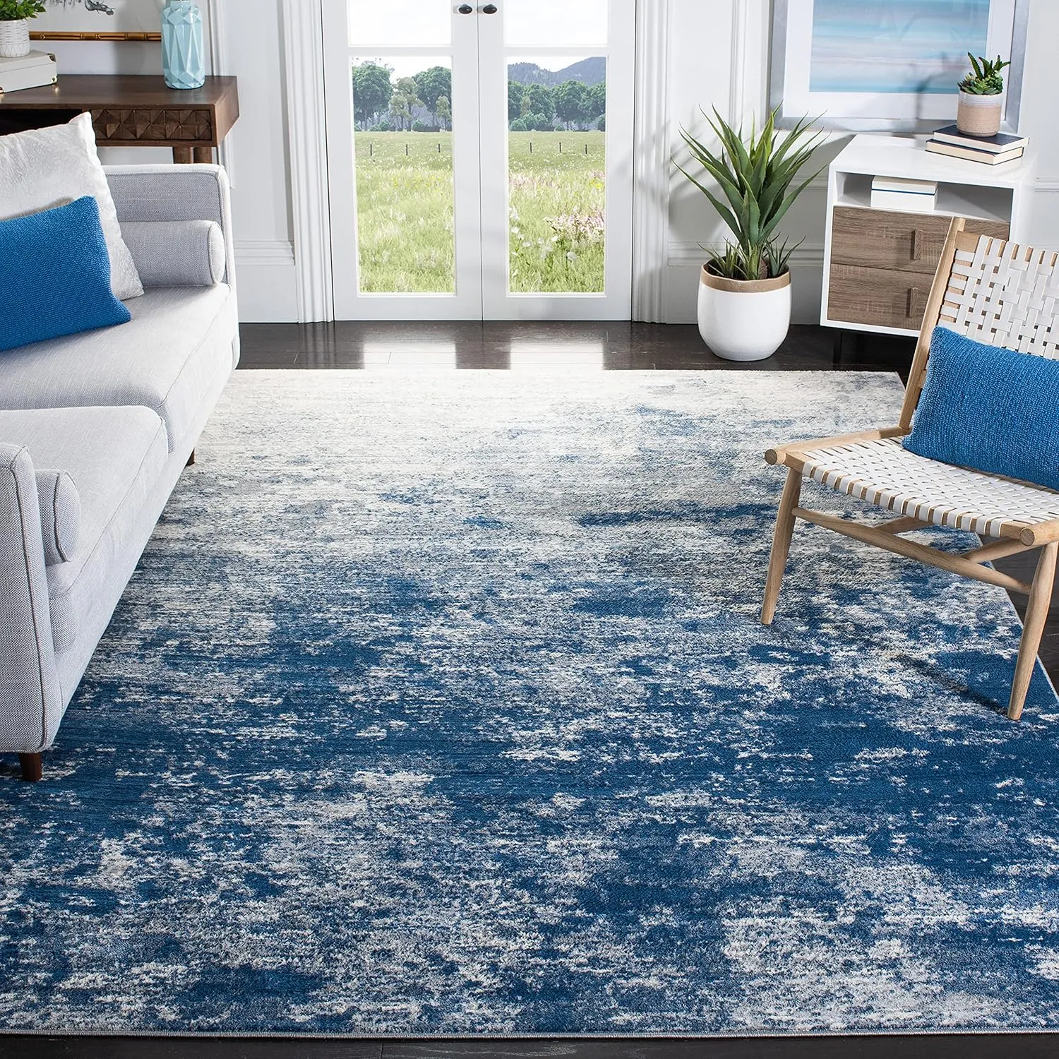 SAFAVIEH Brentwood Collection Area Rug - 9' Square, Grey & Navy, Modern Abstract Design, Non-Shedding & Easy Care, Ideal for High Traffic Areas in Living Room, Bedroom (BNT822G)