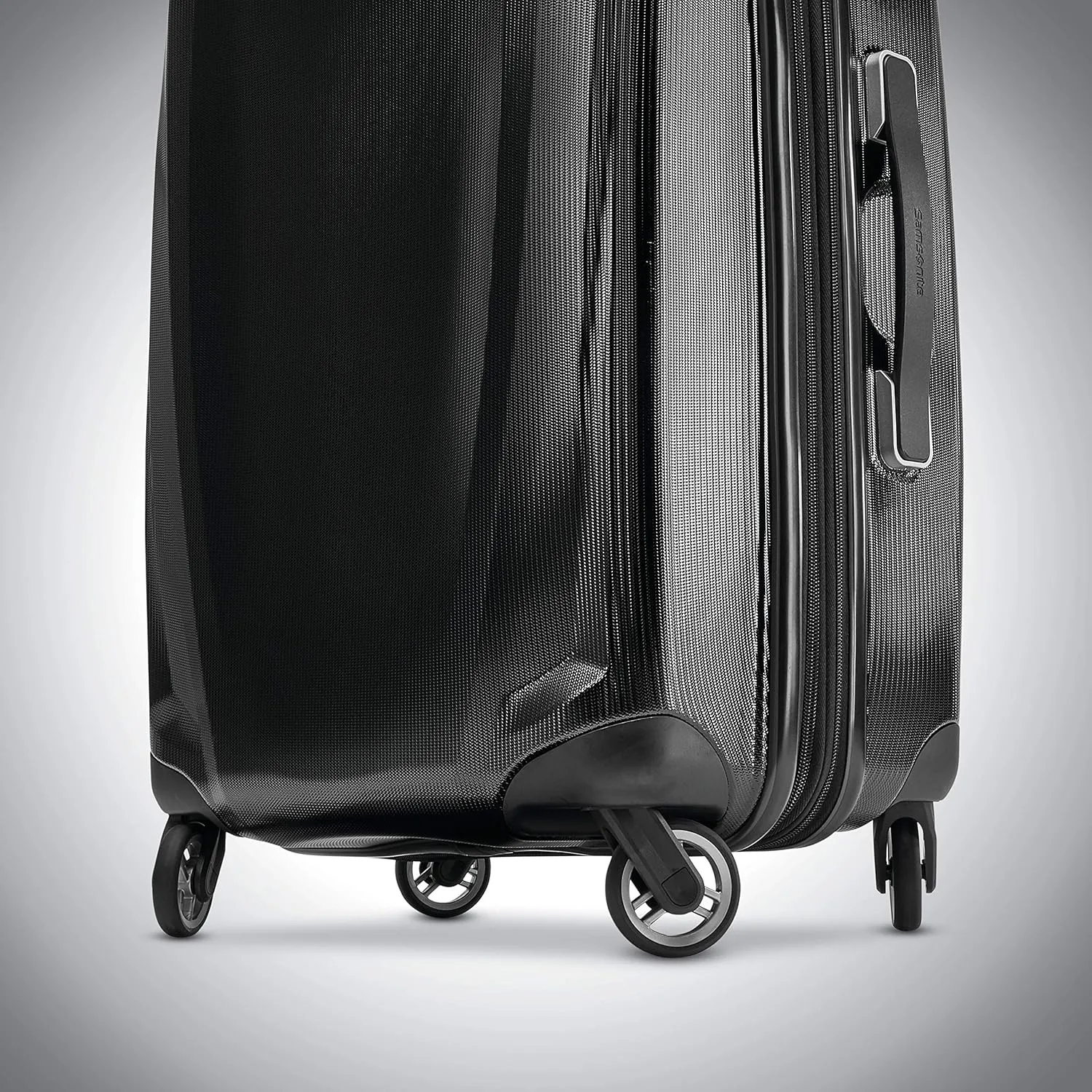 Samsonite Winfield 3 DLX Hardside Expandable Luggage with Spinners, Black, Checked-Medium 25-Inch