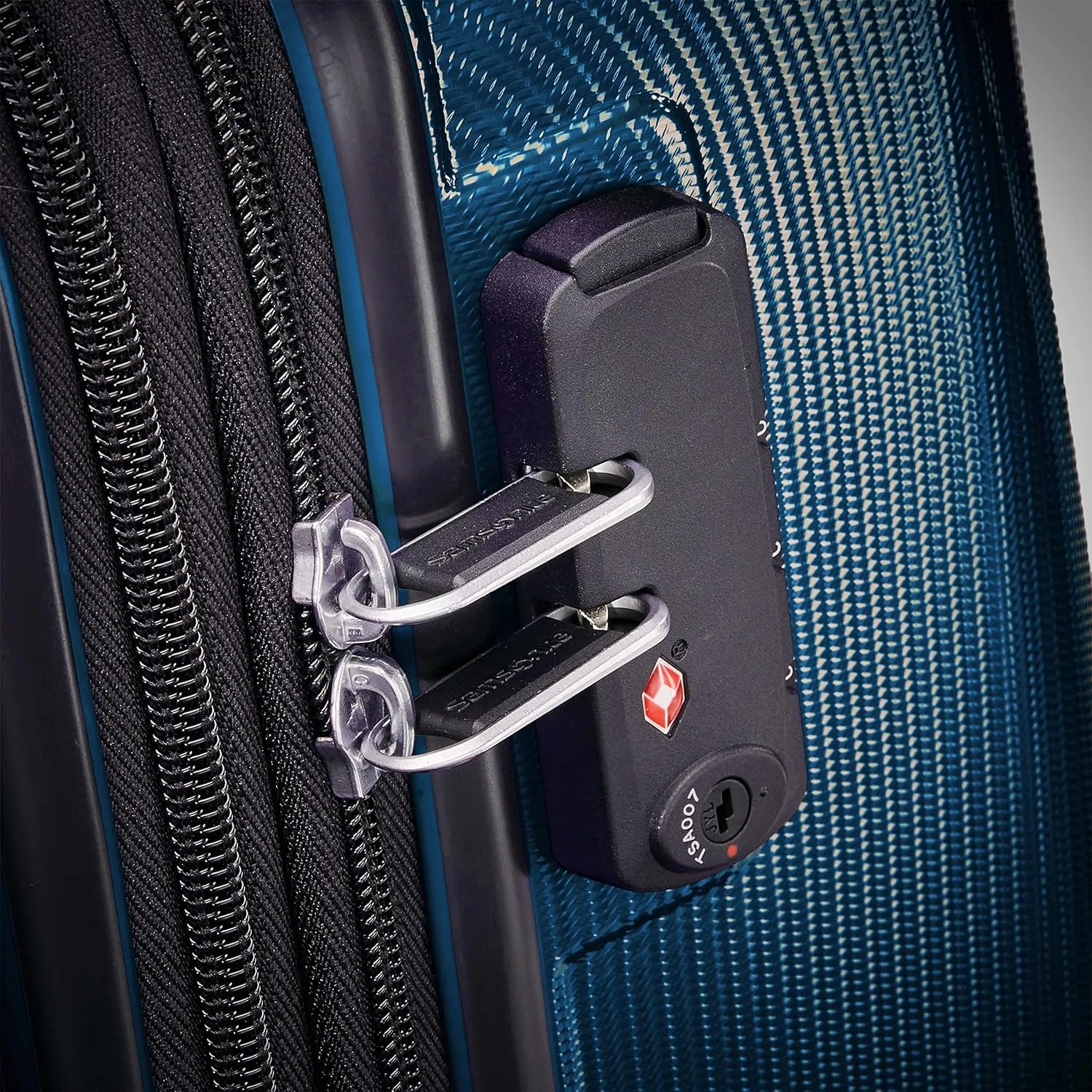 Samsonite Winfield 3 DLX Hardside Expandable Luggage with Spinners, Navy, Checked-Large 28-Inch